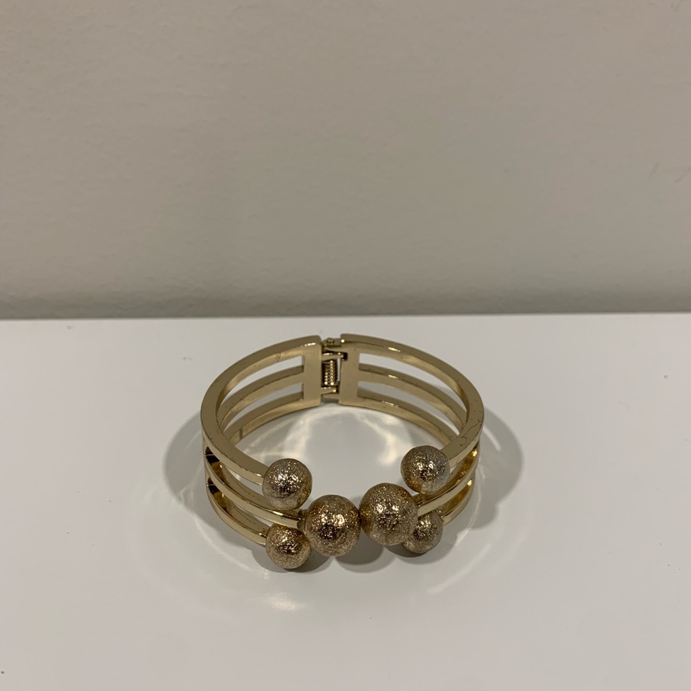 Bracelet, gold color